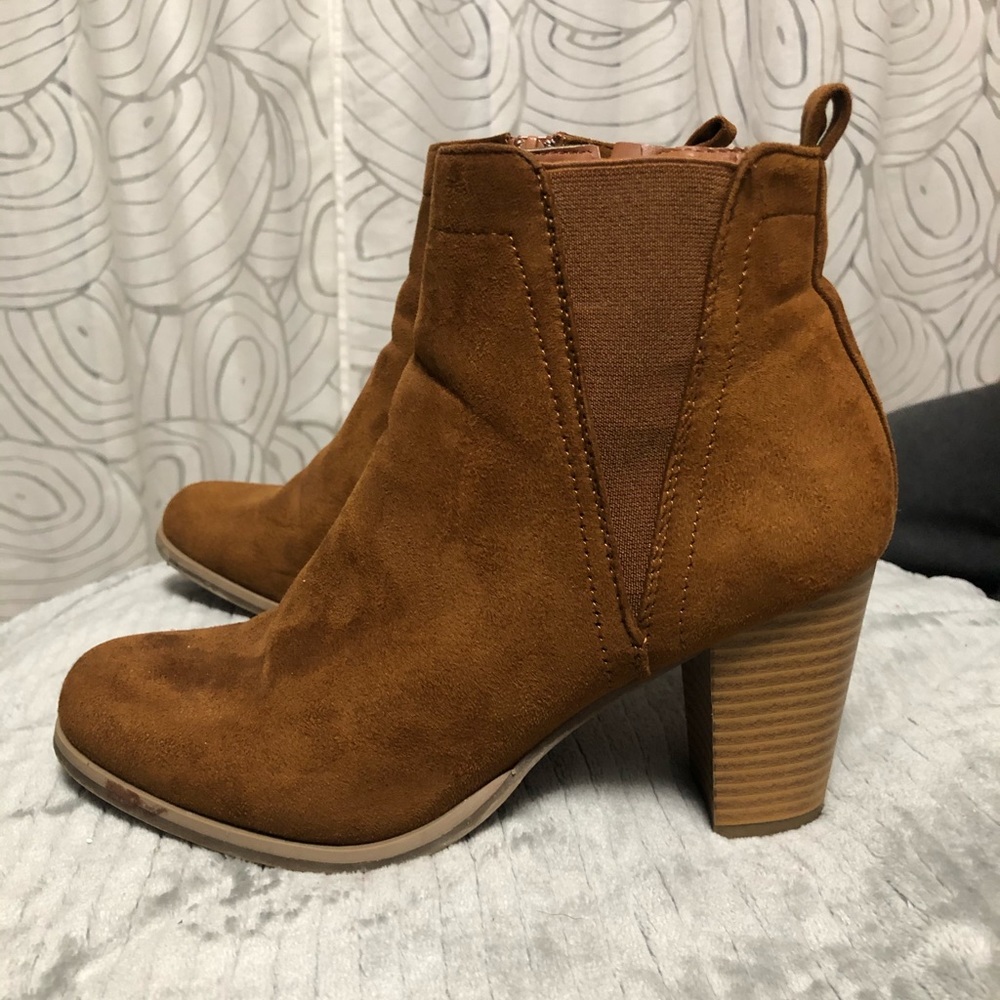 Suede boot heels